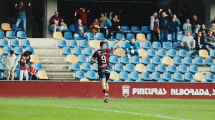 Dani Selma celebra su gol en Pasarón al Zamora