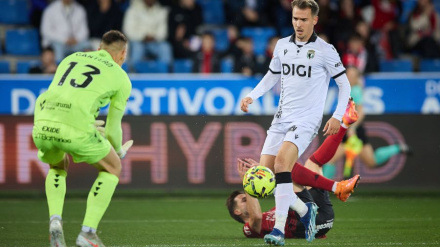 El jugador del Burgos CF Sergio González