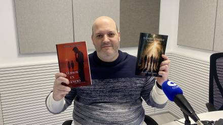 
Álex Sande, escritor y hostelero, en COPE Coruña
