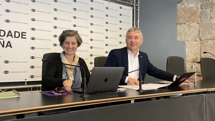 El rector de la Universidade da Coruña, Ricardo Cao, y la secretaria general de la UDC, Marta García Pérez