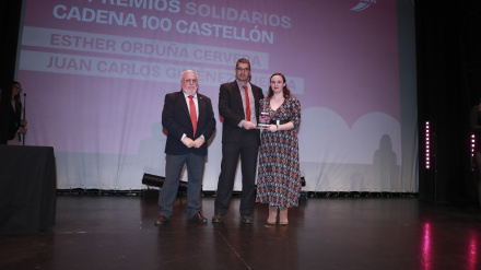 Juan de Dios Pastor, CEO de Ambulancias CSA, entregó el premio.