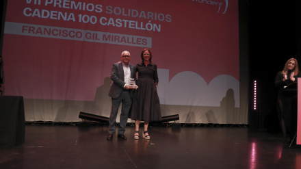 Mondent entregó el premio a Francisco Gil