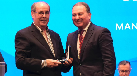 Manuel Guerrero Muguruza recoge la distinción