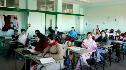 Grupo de escolares en el aula