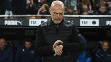 Calero, en el derbi en Mestalla