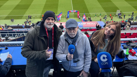 Batllori, Oliveros y Helena Condis, en el Camp Nou