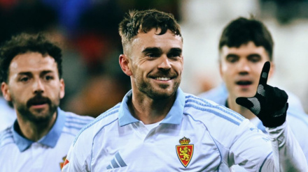 Mario Soberón celebra su gol contra el Eibar