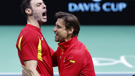 Marcel Granollers, con David Ferrer, tras ganar a Alemania