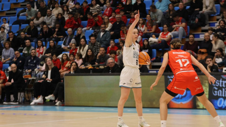 Aina Ayuso lidera la victoria de Hozono Global Jairis de Alcantarilla