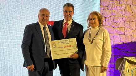 Jesús Hijosa, alcalde de Villaseca junto a Estrella Basco, concejala de festejos de Algemesí