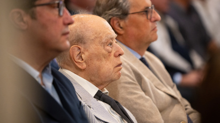 Archivo - Los expresidentes de la Generalitat de Catalunya, Jordi Pujol (c) y Quim Torra (d), en el Palau de la Generalitat, a 31 de julio de 2024, en Barcelona, Catalunya (España).