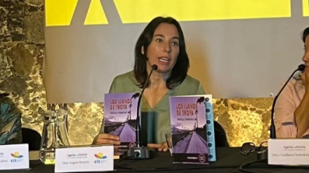 Entrevista a Ángela Pinacho, autora de "Los Llanos de Troya"