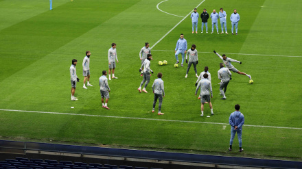 Última sesión dominical en Cornellà-El Prat antes del duelo de esta noche.