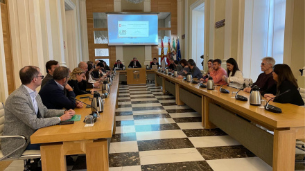 Pleno del sorteo de mesas electorales en el Ayuntamiento de Cáceres