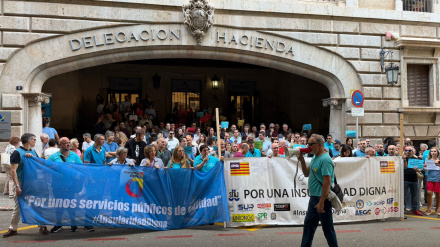 INSULARIDAD DIGNA, CONCENTRACIÓN ANTE LA DELEGACIÓN DE HACIENDA