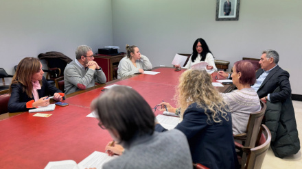 Reunión del Ayuntamiento con asociaciones vecinales de Huesca