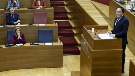 El candidato del PP, Juanfran Pérez Llorca, durante su intervención en el pleno celebrado este jueves para investirlo como nuevo president