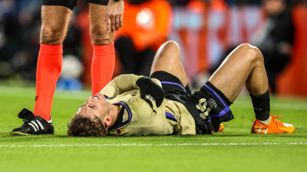 Fermín se duele de un golpe en el partido del martes en Stamford Bridge.