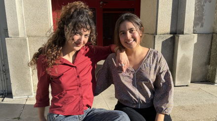 Laura Camila Velasco y Belén González estudiantes del máster en Tecnología Textil y Moda Sostenible