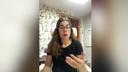 María, gestora y abogada, en el vídeo