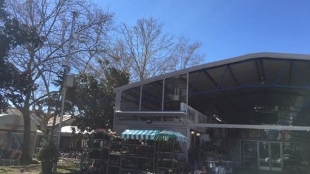 Los comerciantes de la Plaza de Abastos están en un edificio provisional en la Alameda