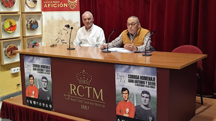 Homenaje a Juan Antonio y Silvio