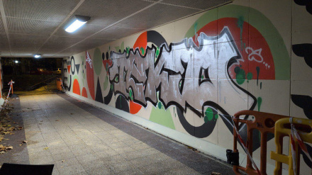 Grafiti vandalizado en Vitoria