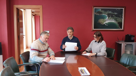 El alcade de Ortigueira, Juan Penabad Muras y la concejala de Hacienda