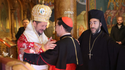 El cardenal y arzobispo de Madrid José Cobo junto al metropolitano Bessarion