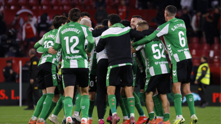 SEVILLA 30/11/2025JORNADA 14 LIGA PRIMERA DIVISIONESTADIO RAMON SANCHEZ PIZJUANSEVILLA FC-REAL BETIS.archsevFOTO MANUEL GOMEZSevilla vs Betis900/Cordon Press