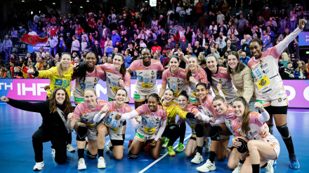 Las Guerreras celebran su victoria en el Mundial