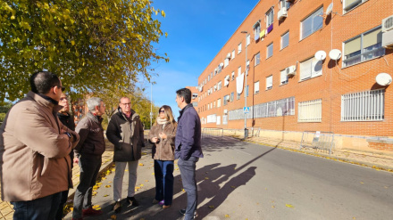 El desprendimiento afecta a la fachada principal del edificio de la calle Río Tíber, 6