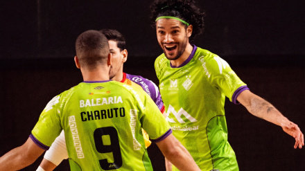 Lucao celebra uno de sus goles en Santa Coloma