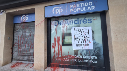 Vandalizada la sede del PP en Bilbao