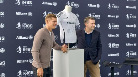 Toni Kroos, en un acto con su academia y con la aseguradora Allianz