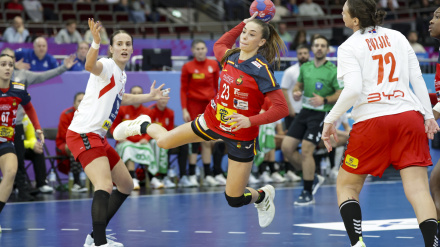 Imagen del partido entre España y Serbia en el Mundial de balonmano femenino