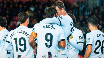 Los jugadores celebran uno de los goles en Los Pajaritos