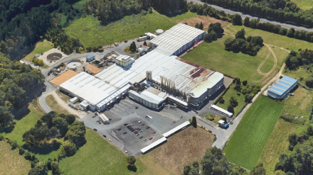 Vista aérea de la planta de Leche Celta en Pontedeume