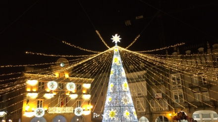 La Plaza Mayor con el árbol de Navidad en años anteriores