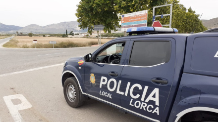 Un coche de la Policía Local durante una patrulla rural