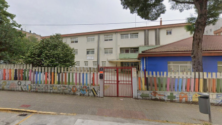Exterior del colegio de Ponzos, en Ultramar