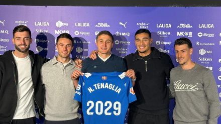Tenaglia y los capitanes del Alavés