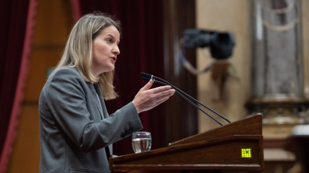 La consellera de Derechos Sociales, Mònica Martínez Bravo, durante el pleno del Parlament de Catalunya, a 20 de mayo de 2025, en Barcelona