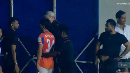 Expulsan a un capitán español en la India por el color de su ropa interior