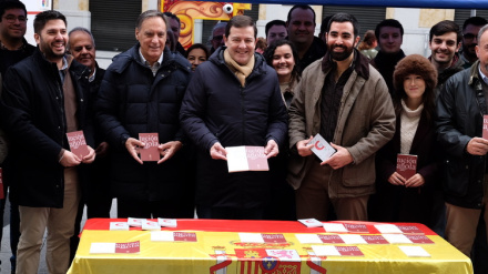 Alfonso Fernández Mañueco, presidente de la Junta de Castilla y León, conmemora en Salamanca el Día de la Constitución