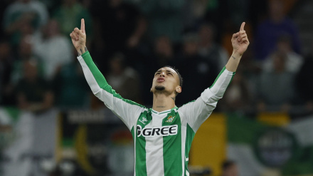 Antony celebra el 1-0 del Betis contra el Barcelona