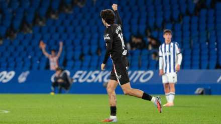 Gelabert celebra su gol en Anoeta.
