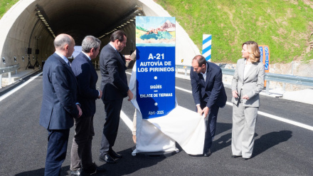 El ministro óscar Puente, en el acto de inauguración del tramo Sigüés- Tiermas A21