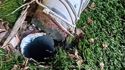 Base del poste de la portería que se rompió