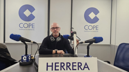 El fotógrafo toledano ha retratado a cientos de personajes famosos, entre ellos 6 premios Nobel de la Paz